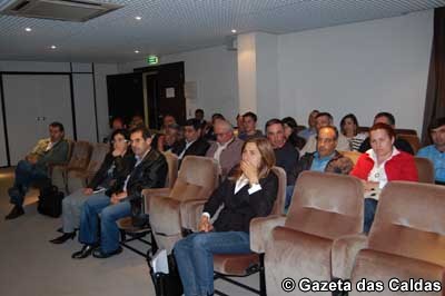 Deputados municipais querem reunir “de urgência” com presidente da ARS Assembleia