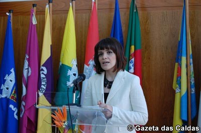 Relógios astronómicos vão poupar até 35% da factura da iluminação pública da região Maria Susana Carvalho