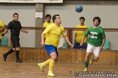 Coto e N. S. do Pópulo lideram Futcaldas 2010