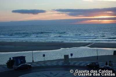 Uma mini-aberta e uma mini-lagoa na Foz do Arelho Lagoa