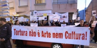 A tourada vista por fora Protesto