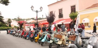 Concentração de vespas na Foz juntou entusiastas das duas rodas de todo o país Vespas