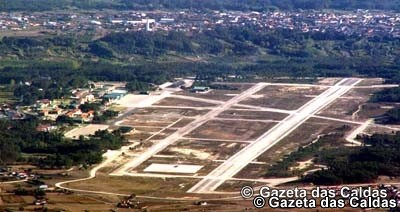 Oeste junta-se ao Centro pela abertura do aeroporto de Monte Real ao tráfego civil