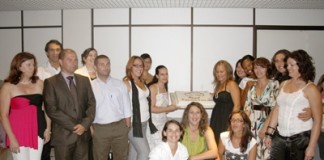 Formandos apresentam empresa virtual de confecção de alimentos Apresentação