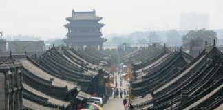 CHINA – Palco de uma cultura milenar, de numerosas e diferenciadas práticas religiosas, centro de aguerridas batalhas, passadas e presentes, local com dezenas de lugares de Património da Humanidade, assim é a CHINA – Parte II Cidade de Pingyao