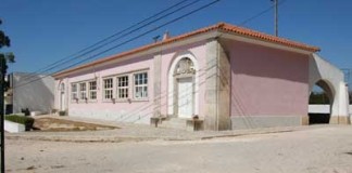 Bernardo vai para uma escola “maior e mais moderna” Escola de A-dos-Negros