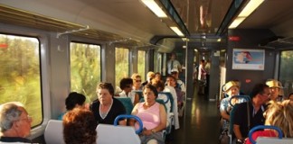 Trezentos idosos viajaram em comboio especial da Caldas da Rainha à Figueira de Foz Comboio