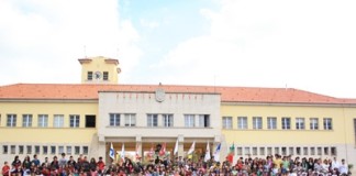 Jovens conheceram história da bandeira nacional na Escola de Sargentos do Exército Cerimónia