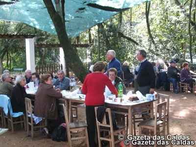“Os Lendários” apresentaram lenda de São Martinho na Delgada Idosos do Bombarral