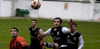 André Jesus decidiu de cabeça uma luta na lama