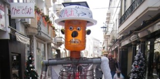 Boneco articulado da Foz venceu segunda Snow Parade