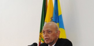 Ernâni Lopes sepultado em S. Martinho do Porto