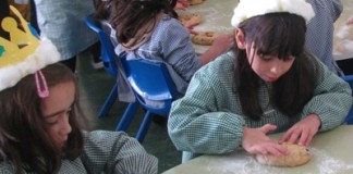 Crianças do Jardim de Salir de Matos fizeram bolos para celebrar os Reis