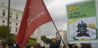 Alunos dormem uma noite no colégio Rainha D. Leonor em protesto notícias das Caldas