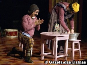 Imagens de peças que o grupo mantém em repertório notícias das Caldas