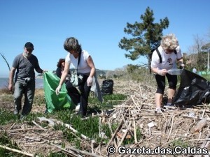 Voluntários anónimos juntaram-se nesta campanha de recolha de lixo notícias das Caldas