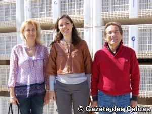 Assunção Cristas, ao centro, junto de Manuel Isaac, presidente da distrital e Rosa Guerra, presidente da recém-eleita concelhia do Bombarral notícias das Caldas