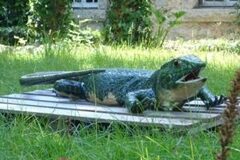 Conhecer os Bichos de Bordalo nos jardins do Museu de Cerâmica