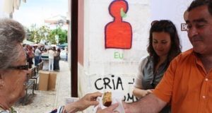 Bolo Real apresentado na Rua das Montras