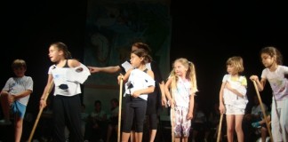 Escola Portuguesa e Inglesa de Representação apresentou musical no Centro da Juventude notícias das Caldas