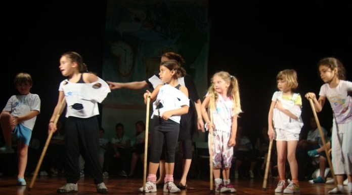 Escola Portuguesa e Inglesa de Representação apresentou musical no Centro da Juventude notícias das Caldas