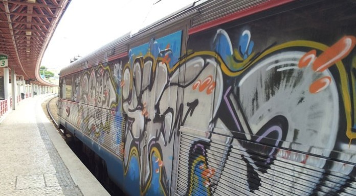 Vandalismo não é só graffitar comboios notícias das Caldas