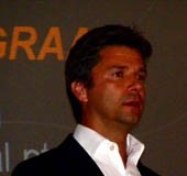 Luís Peças lançou CD no Brasil