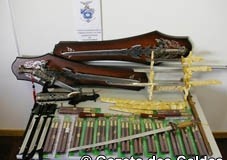 Armas brancas apreendidas em lojas chinesas