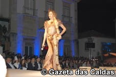 Moda e Merche Romero encheram a Praça de Santa Maria na noite de sábado