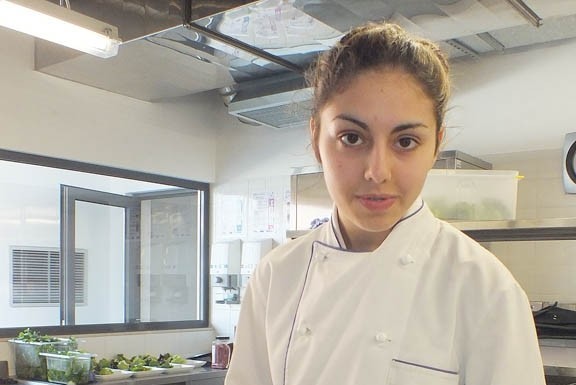 “Cozinha de Autor” na Escola de Hotelaria do Oeste – Jovem propõe menu dedicado a Ceres o “Deus da Natureza”