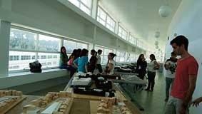 Finalistas de três cursos da ESAD mostram obras na própria escola