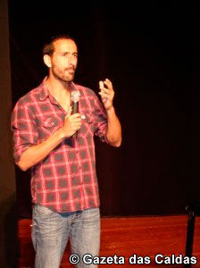 Jovem actor caldense emigra para o Brasil e conquista plateias com o humor português
