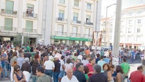 Medidas de austeridade do governo levaram cerca de um milhar a manifestar-se pelas ruas das Caldas