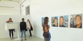 Caloiros recebidos com exposição de finalistas