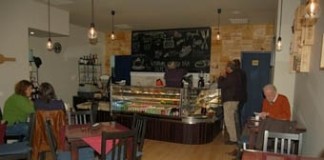 Mercado Paralelo, um novo café nas Caldas com programação cultural