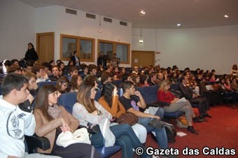 Presidente da Câmara das Caldas falou sobre fiscalidade a jovens estudantes