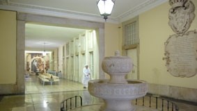 Subcontratados do Centro Hospitalar do Oeste têm de escolher entre redução salarial e a não renovação do contrato