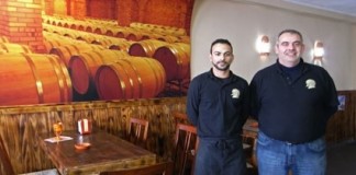 O Taska’s Bar abriu na praceta António Montez