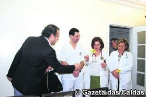 Fd2-entregaFlores Notícias das Caldas