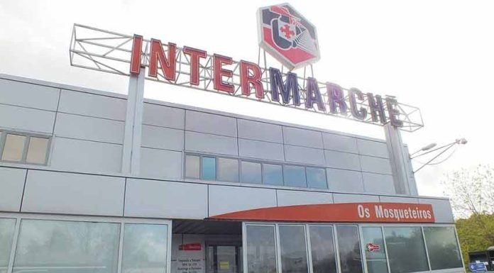 Funcionários do Intermarché das Caldas com salários em dia mas sem emprego