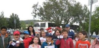 Crianças nas ruas de Óbidos para sensibilizar sobre a prevenção e segurança no trabalho