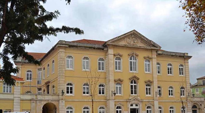 Assembleia Municipal vota demissão de Carlos Sá