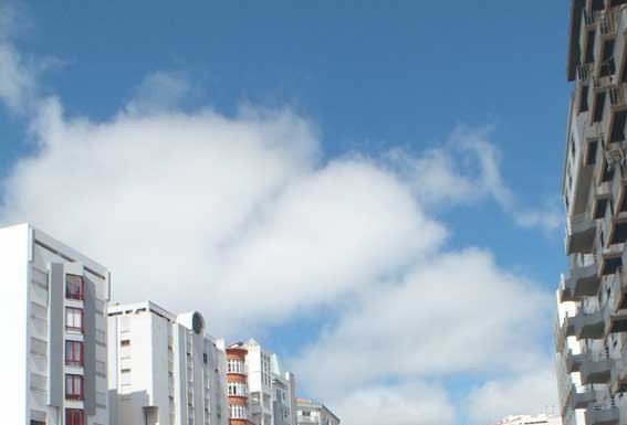 Moradores da Avenida da Independência Nacional queixam-se de falta de limpeza depois das obras