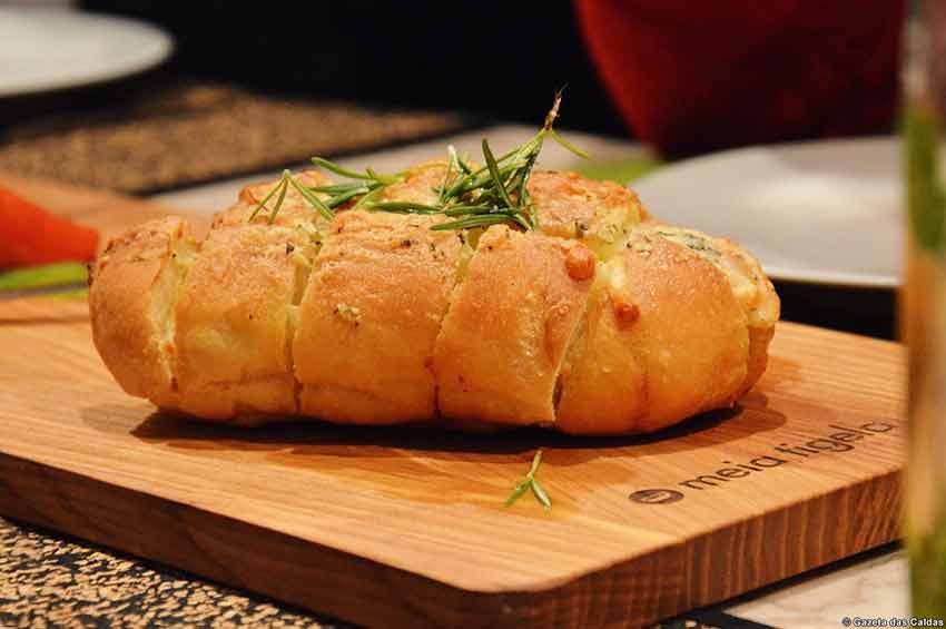 Gastronomia e cerâmica no restaurante Meia Tigela