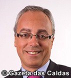 Secretário de Estado do Ambiente limpa margens da lagoa Gazeta das Caldas