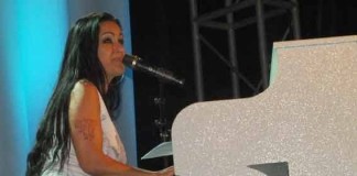 Rita Guerra perante um “mar de gente” na avenida 1º de Maio