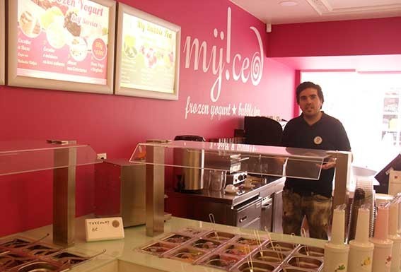 Gelados de iogurte na Rua Heróis da Grande Guerra