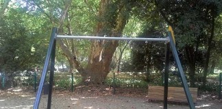 Baloiços do Parque estão a ser reparados