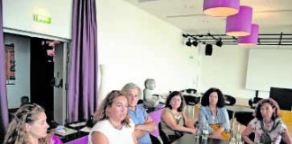 Professores que aceitaram rescindir com o Estado não têm respostas do governo