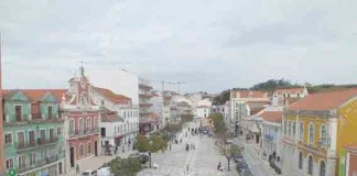 Comerciantes revoltados com os “enganos” no tabuleiro da Praça da Fruta